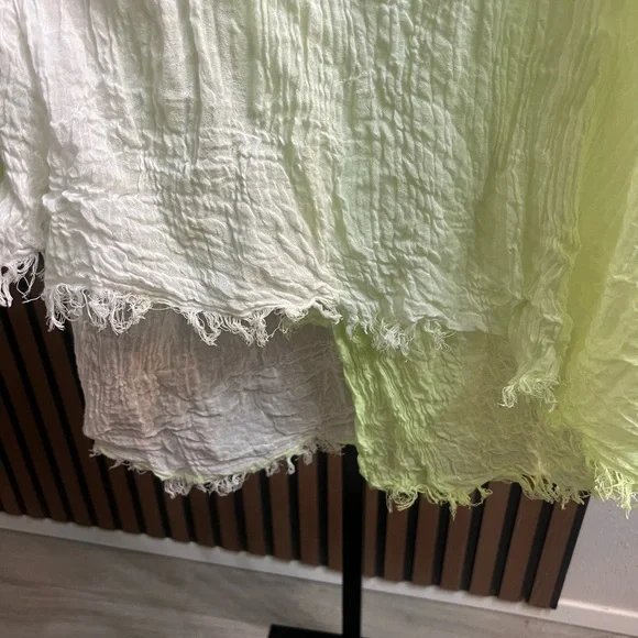 Chic Light Green Crinkled Scarf - Picture 3 of 4